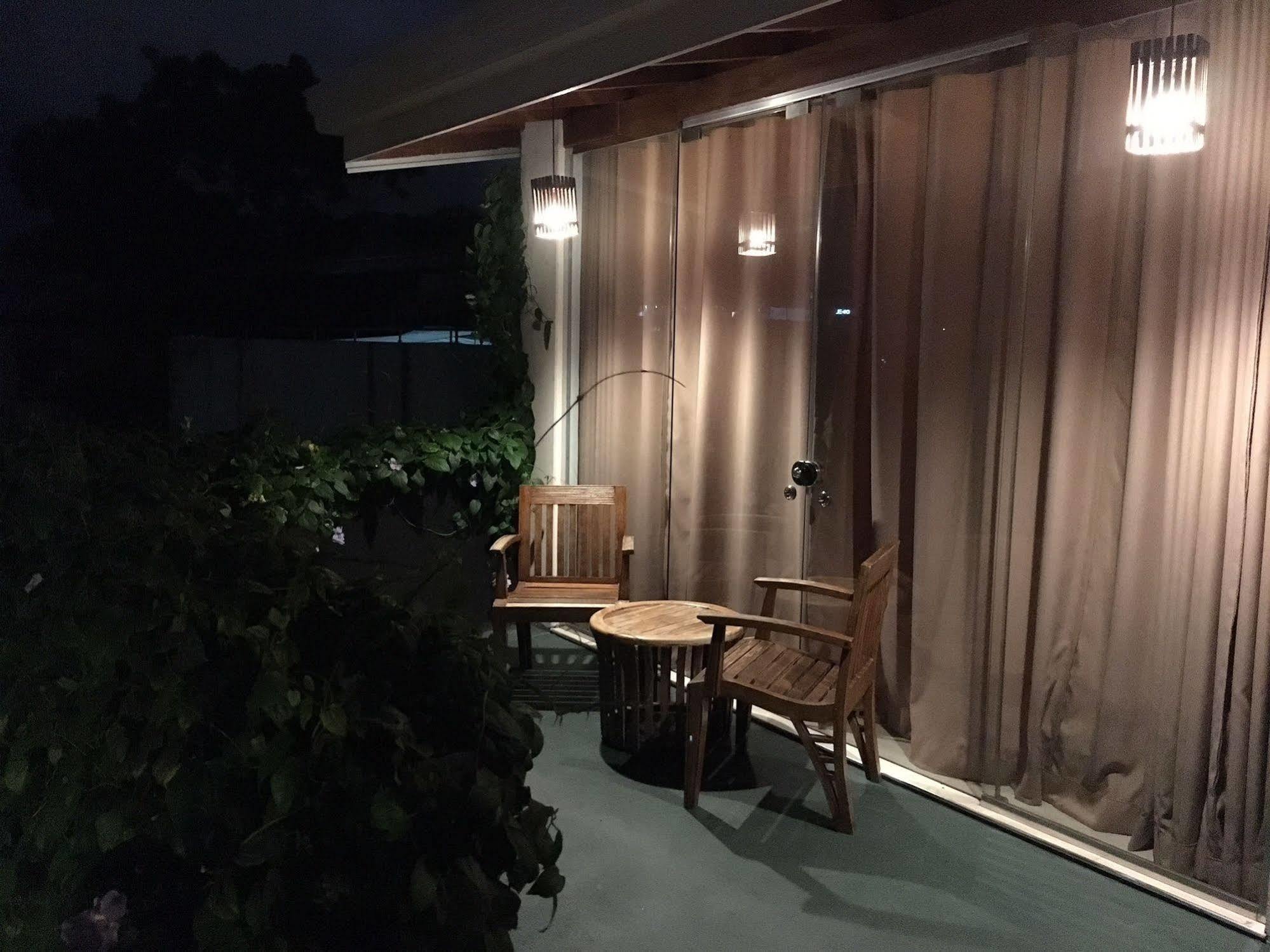 Silvikris Villa Коломбо Екстериор снимка